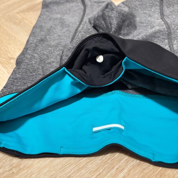 Size 4 Lululemon Inspire Tight‎ II Grey/Blue Leggings - Picture 9 of 10